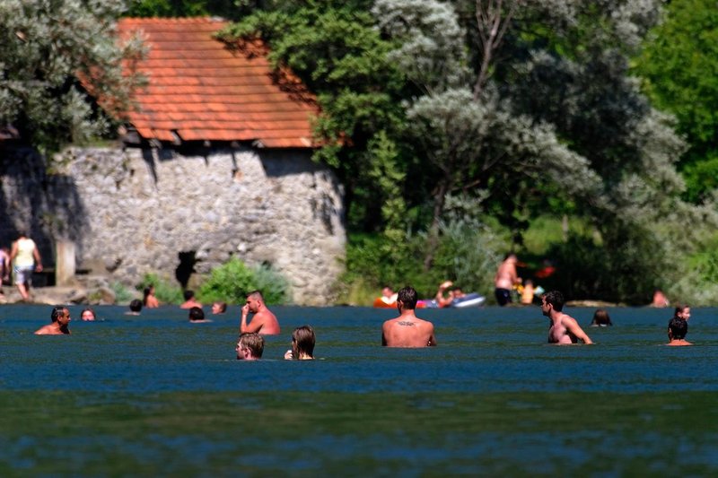 Kolpa reka Bela Krajina