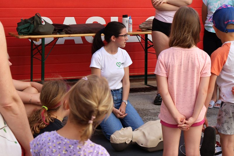 Ko sekunde odločajo o življenju – kako del vaše dohodnine lahko reši utrip srca