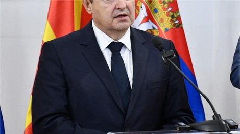 Znan politik pristal v bolnišnici: njegovo stanje je resno