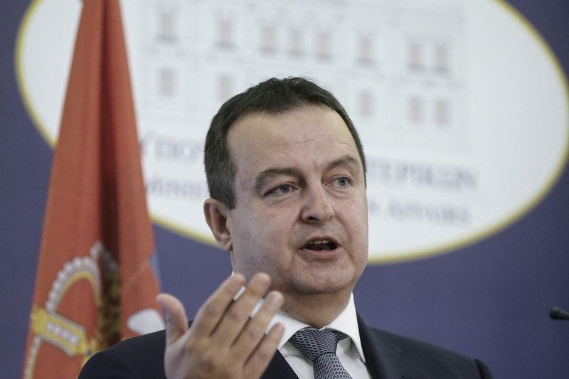 Znan politik pristal v bolnišnici: njegovo stanje je resno