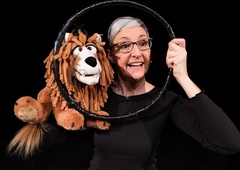 Od legendarne Fate do lutk, ki govorijo po svoje: Lucija Ćirović o disciplini, humorju in otroški domišljiji