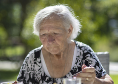 Slavna družina, v kateri vsi člani dočakajo 100 let, ima vsak dan enako kosilo