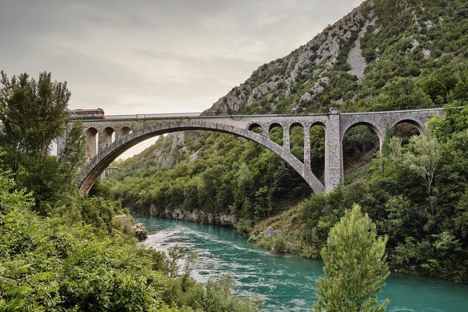 bohinjska proga zeleznica vlak Soca
