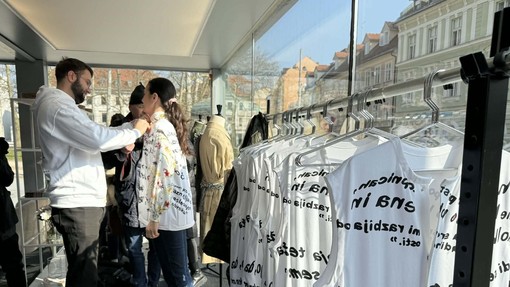 Slovenija v primežu debelosti: na Kongresnem trgu opozarjajo na tiho grožnjo, ki skrajšuje zdravo življenje