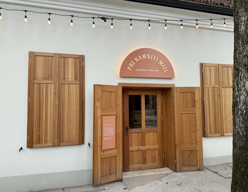 Vodnikova domacija knjigarna