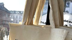 Svetovni dan debelosti instalacija Kongresni trg