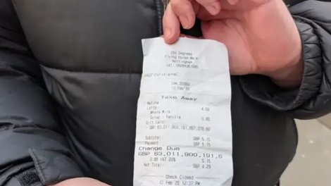 Ženska padla s stola, ko je dobila račun za kavo: "To ne more biti res, to je noro" (FOTO)