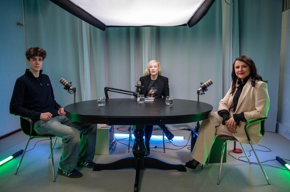 "To so olimpijske igre za novinarje." Podkast, v katerem se razkrije ozadje medijskega delovanja v času vroče volilne tekme (foto: Egon Parteli/N1)