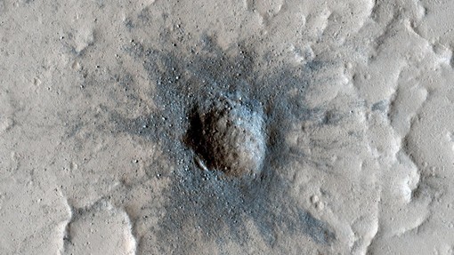 So znanstveniki ves čas gledali v napačno smer?! Zamrznjena skrivnost razkriva osupljivo resnico o življenju v vesolju