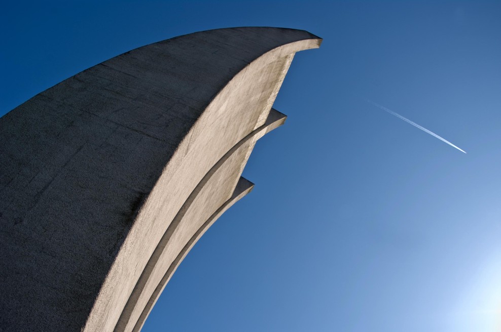 Belih črt za letali še ne bo: zrak v višinah topel in suh, vremena pa se bo marsikdo razveselil (foto: Profimedia)