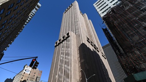 Skrivnostni nebotičnik, ki nima niti enega okna: "Kaj za vraga se dogaja v njem?" (FOTO)