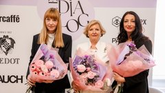 
                                                         Svet skozi ženske oči: Elle Dialog letos odprl pomembna vprašanja o dogajanju v svetu, ženskem glasu in moči (FOTO)