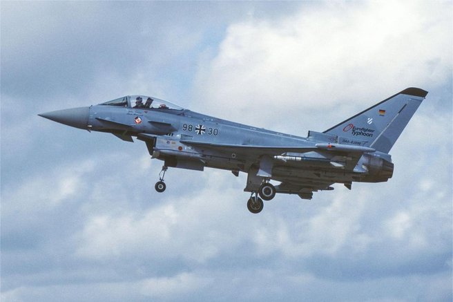 Razlog za preplah? V evropsko državo napotenih šest bojnih letal