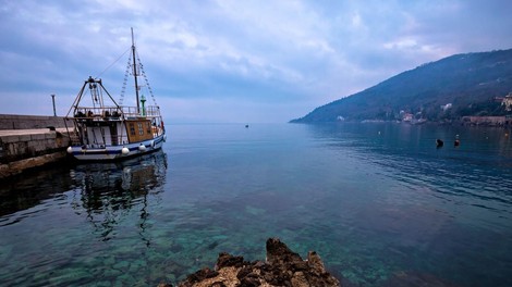 ribic dani riba dalmacija ribolov plastika plastenka grozljivo video sok