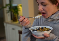 Številni kupujejo to, ker mislijo, da gre za zdravo hrano, a pravzaprav je čisto drugače: vsebuje veliko sladkorja in maščobe