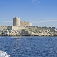 Trdnjava z eno najslavnejših zaporniških zgodb: otok sredi morja, kjer so bili zaporniki obsojeni na večno samoto