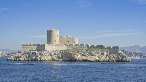 Trdnjava z eno najslavnejših zaporniških zgodb: otok sredi morja, kjer so bili zaporniki obsojeni na večno samoto