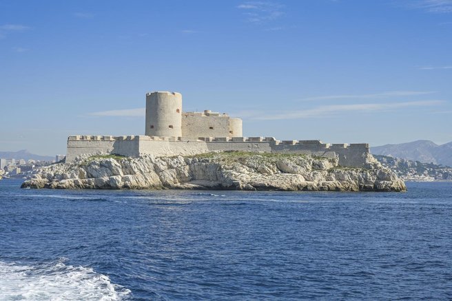 Trdnjava z eno najslavnejših zaporniških zgodb: otok sredi morja, kjer so bili zaporniki obsojeni na večno samoto