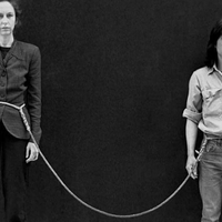 365 dni ju je povezovala kratka vrv: z vsakim mesecem je bilo težje, nazadnje se je zgodilo tole