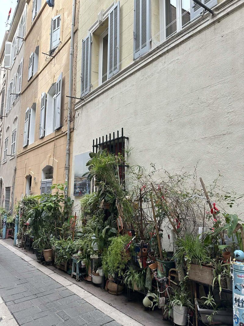 Podcenjena evropska destinacija: tja lahko iz Slovenije odletite za manj kot 200 evrov in preživite dopust brez hudih gneč (FOTO)