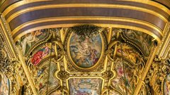 Notranjost opere Garnier.