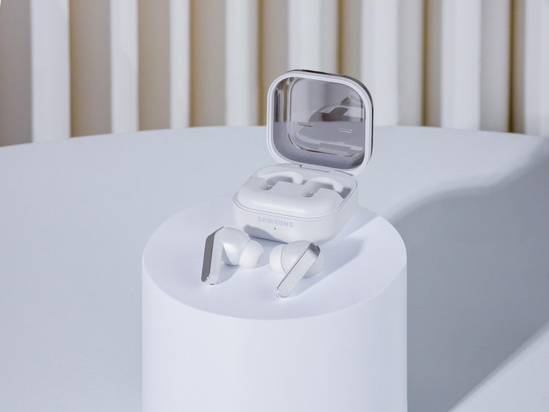 Seriji Samsung Galaxy S26 in Galaxy Buds4  sta zdaj na voljo po vsem svetu