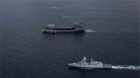 V evropsko državo prispela vojaška ladja, to je razlog