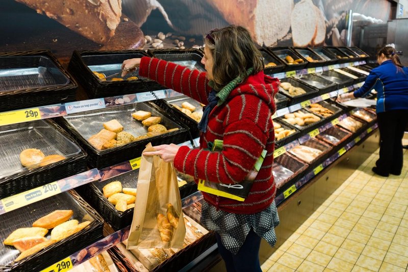 "Slovenci so pujsi, to je preseglo vse meje!" Stranko je skoraj kap, ko je vstopila v trgovino