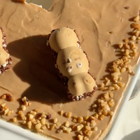 Kolač iz nostalgične sladkarije, ki smo jo oboževali vsi: pripravljen je samo v pol ure in res je izvrsten