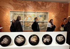 Od hrane do umetnosti: ganska umetnica Tracy Naa Koshie Thompson nam v MGLC razkriva skriti svet živil