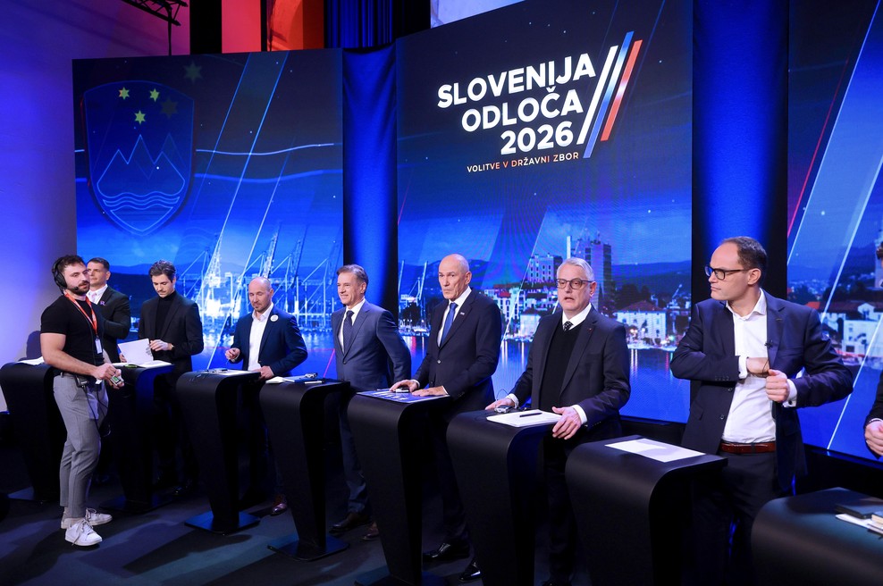 V parlamentu vse na glavo?! Te 4 stranke bi se lahko skupaj znašle v novi vladi, menijo Slovenci (foto: Tomaž Primožič/Bobo)