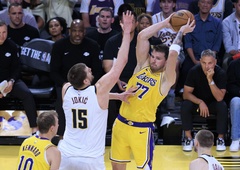 Izjemna igra Luke Dončića: tik pred koncem z neverjetno potezo odločil dvoboj