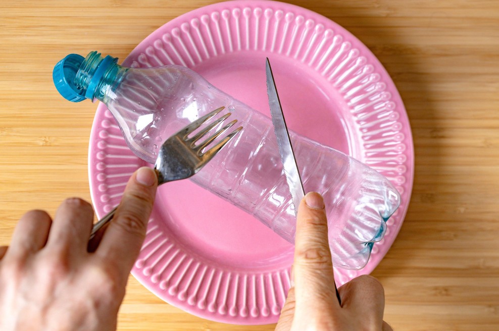 Živila, ki vsebujejo največ mikroplastike: našli so jo tam, kjer bi jo najmanj pričakovali (foto: Profimedia)