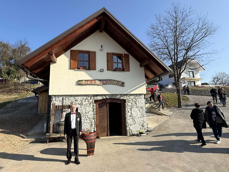 Liska zidanica Lisec vinograd Dolenjska