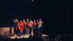 Sto pa roka! predstava