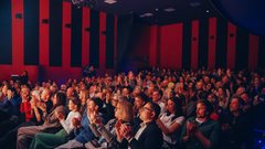 Sto pa roka! predstava