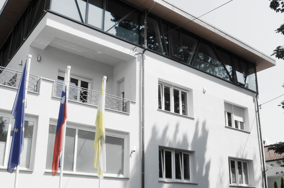 Sova potrdila: predstavniki podjetja Black Cube so bili na Trstenjakovi ulici, kjer ima sedež SDS (foto: Žiga Živulovič jr./Bobo)