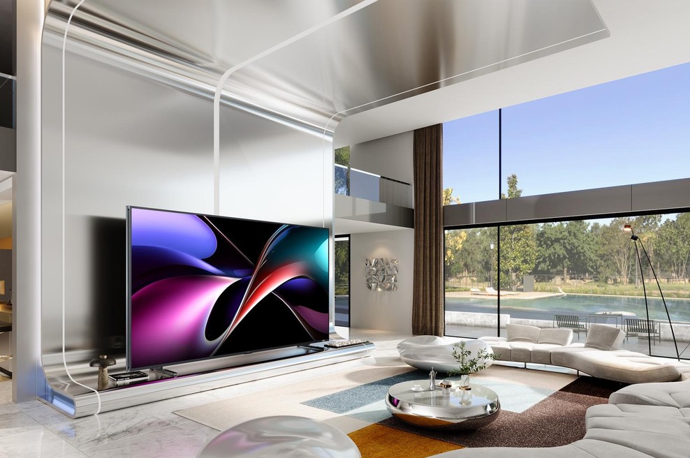 To je 116-palčni televizor Hisense, ki spreminja pravila domače zabave (foto: Gorenje GSI)