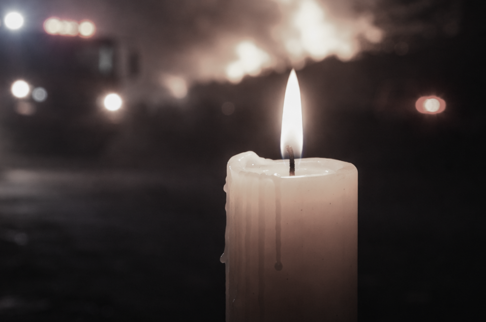 Ponoči v grozljivem požaru umrli nosečnica in pet otrok (foto: ChatGPT)