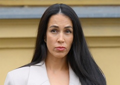 "Neverjetno, kakšni komentarji. Se človek zgrozi!" Napadom na Tino Gaber Golob ni videti konca