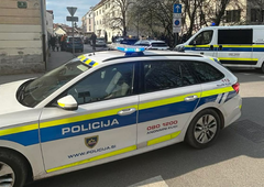 Drama pred vrtcem v Šiški: policisti morali proti moškemu uporabiti prisilna sredstva