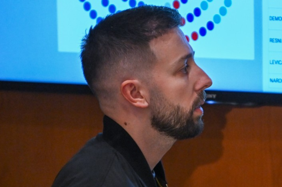 Je Repić v Državni zbor prišel z goljufijo?! Oglasil se je medij, ki naj bi mu odobril akreditacijo (foto: Tamino Petelinšek/STA)