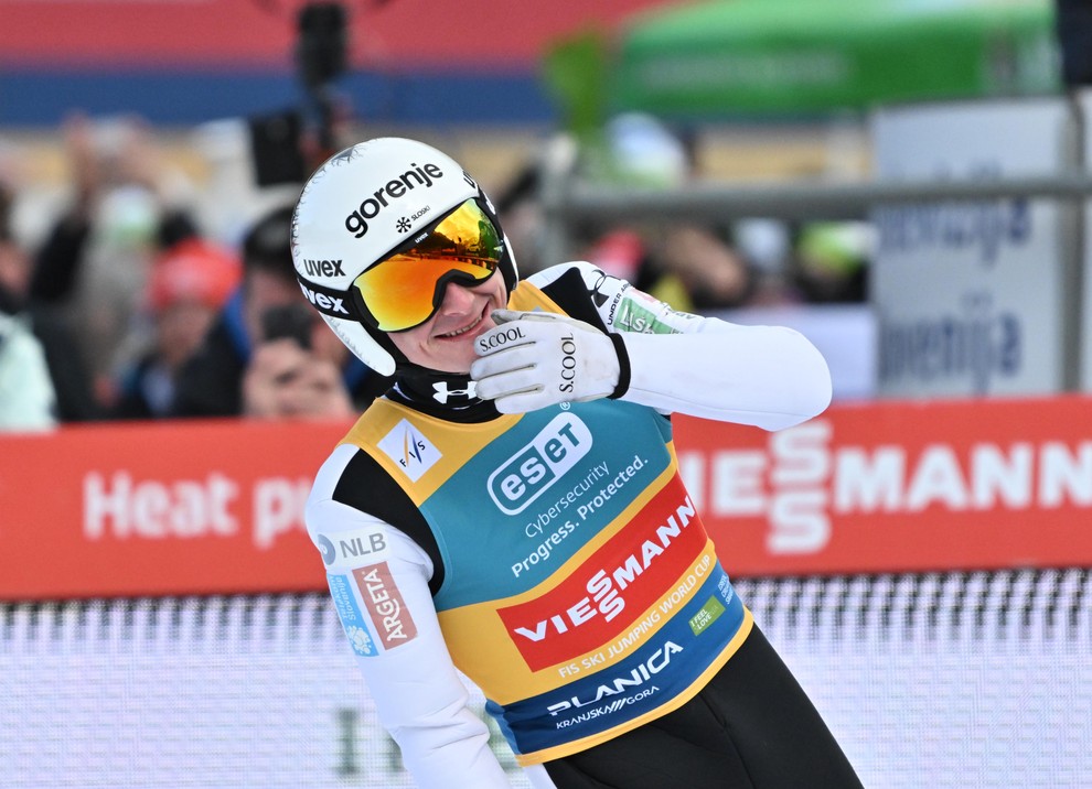 Domen Prevc (4. junij 1999 - Dvojčka) Dvojčki danes čutijo močan mentalni zagon. Zaradi tega bo Domen Prevc pri izvedbi …