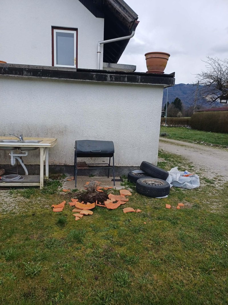 Grozljivi prizori iz Gorenjske: Imamo fotografije razdejanja, ki ga je za seboj pustila pobesnela narava (FOTO)