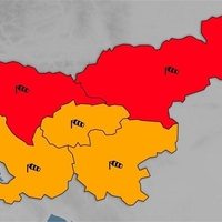 Nevarnosti še ni konec: Slovenija ostaja rdeča, to lahko pričakujemo v naslednjih urah
