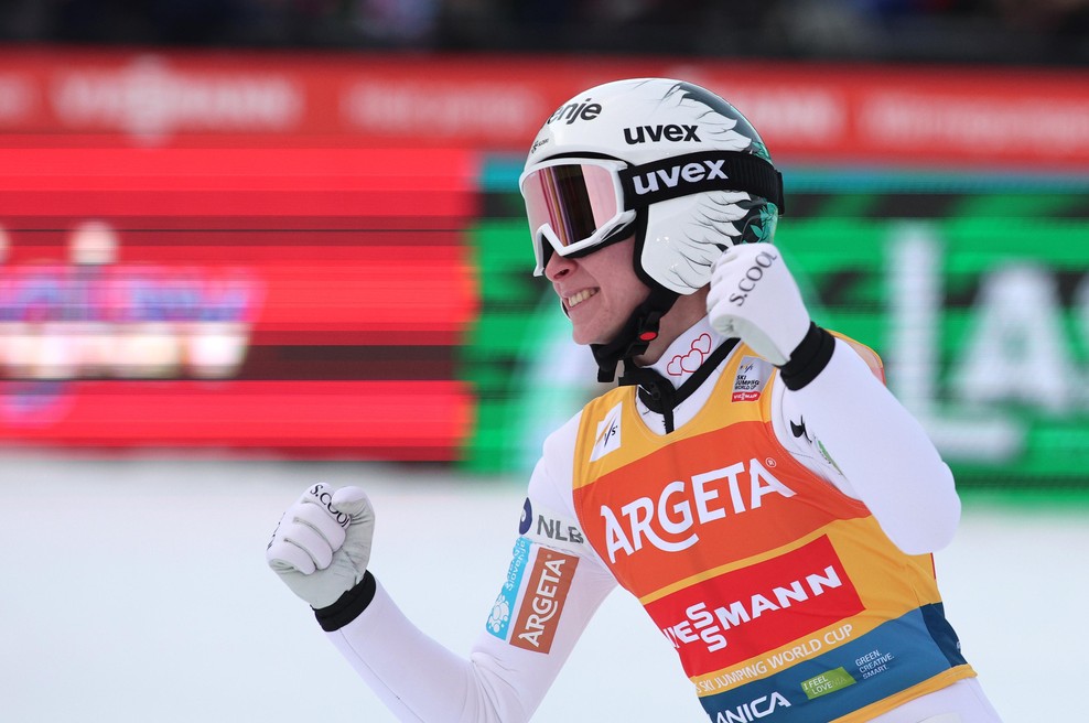 Izjemna Nika Prevc pred tisoči navdušenih navijačev v Planici poletela do nove zmage (foto: Borut Živulović/Bobo)