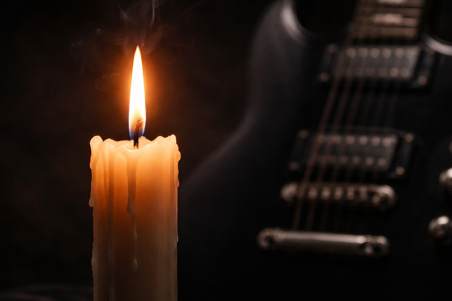 sveča, kitara