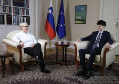 Predsednica Nataša Pirc Musar v podkastu Neobremenjeno brez filtra: "Če si tiho, ko so stvari kritične, si sostorilec"