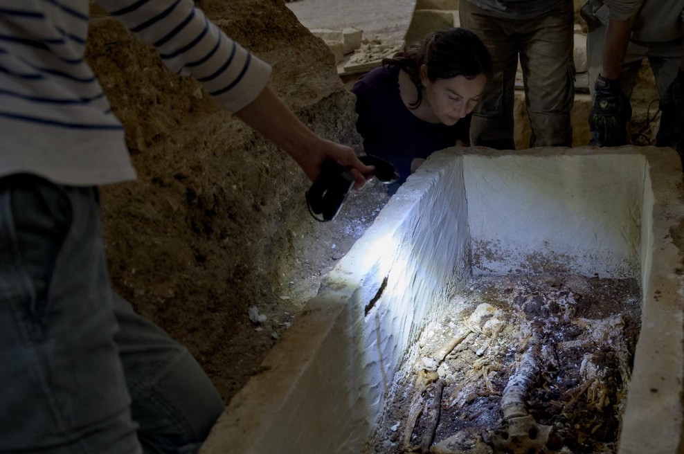 V temi bizantinske grobnice našli okostje v verigah, potem pa je sledil še en šok (foto: profimedia)