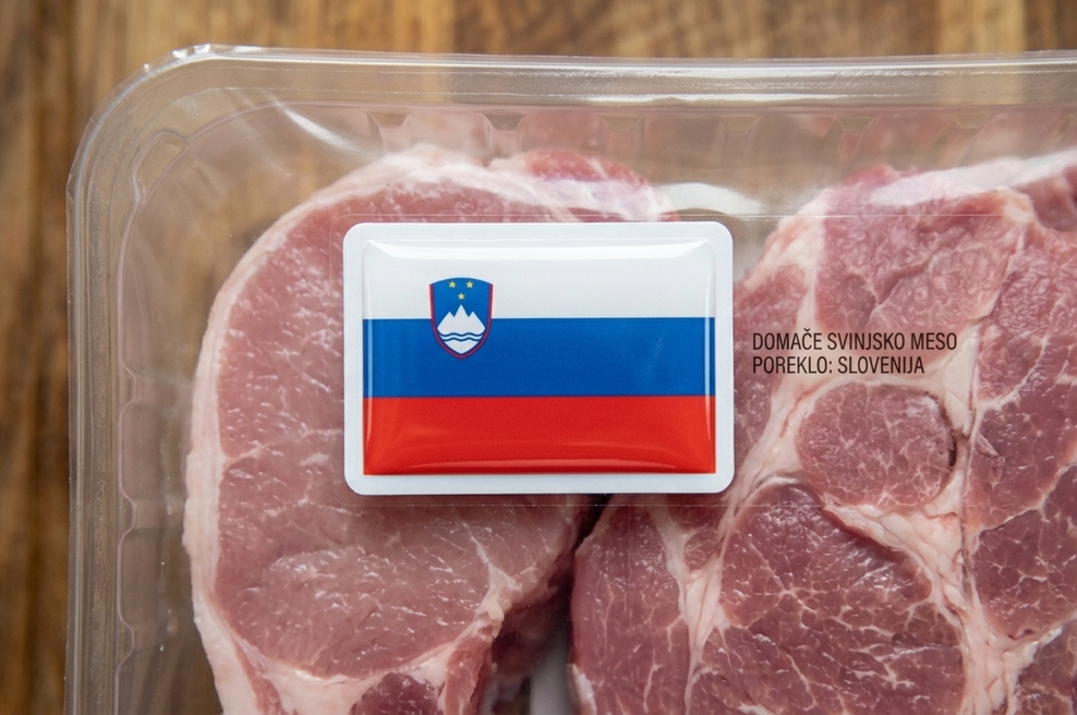 Velika slovenska prevara: kar 80 odstotkov mesa, ki ga kupujete kot "domače", sploh ni videlo Slovenije (foto: ChatGPT/AI)
